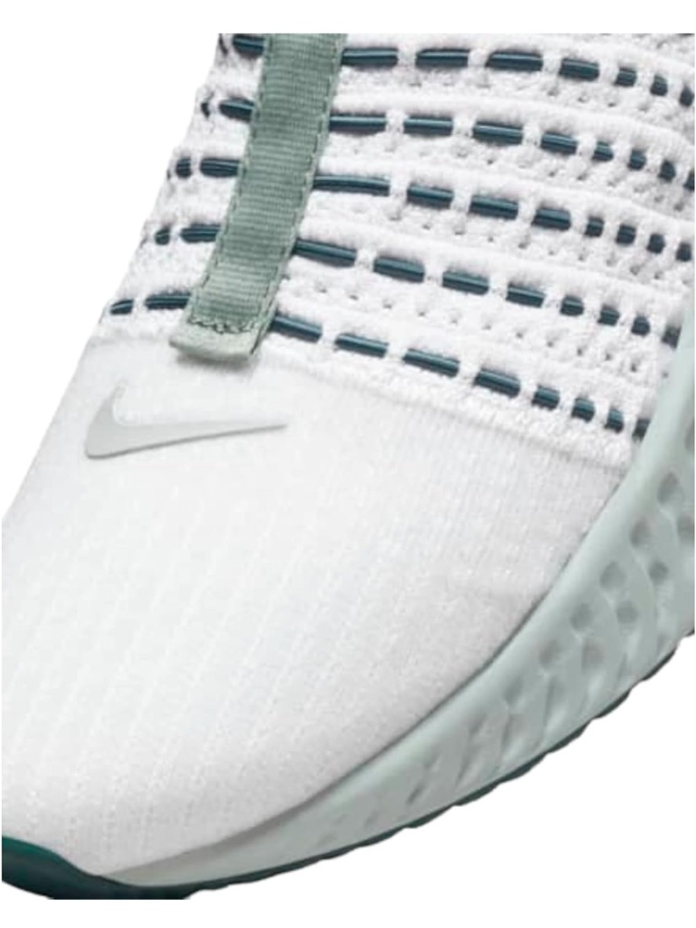 Nike Women’s React Phantom Run Flyknit 2 Sneakers - Size 7 - Picture 7 of 10